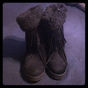 Fringe suede boots with hidden wedge